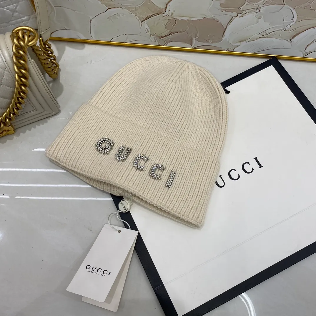 Cabbage price Gucci Gucci rhinestone logo cashmere knitted hat