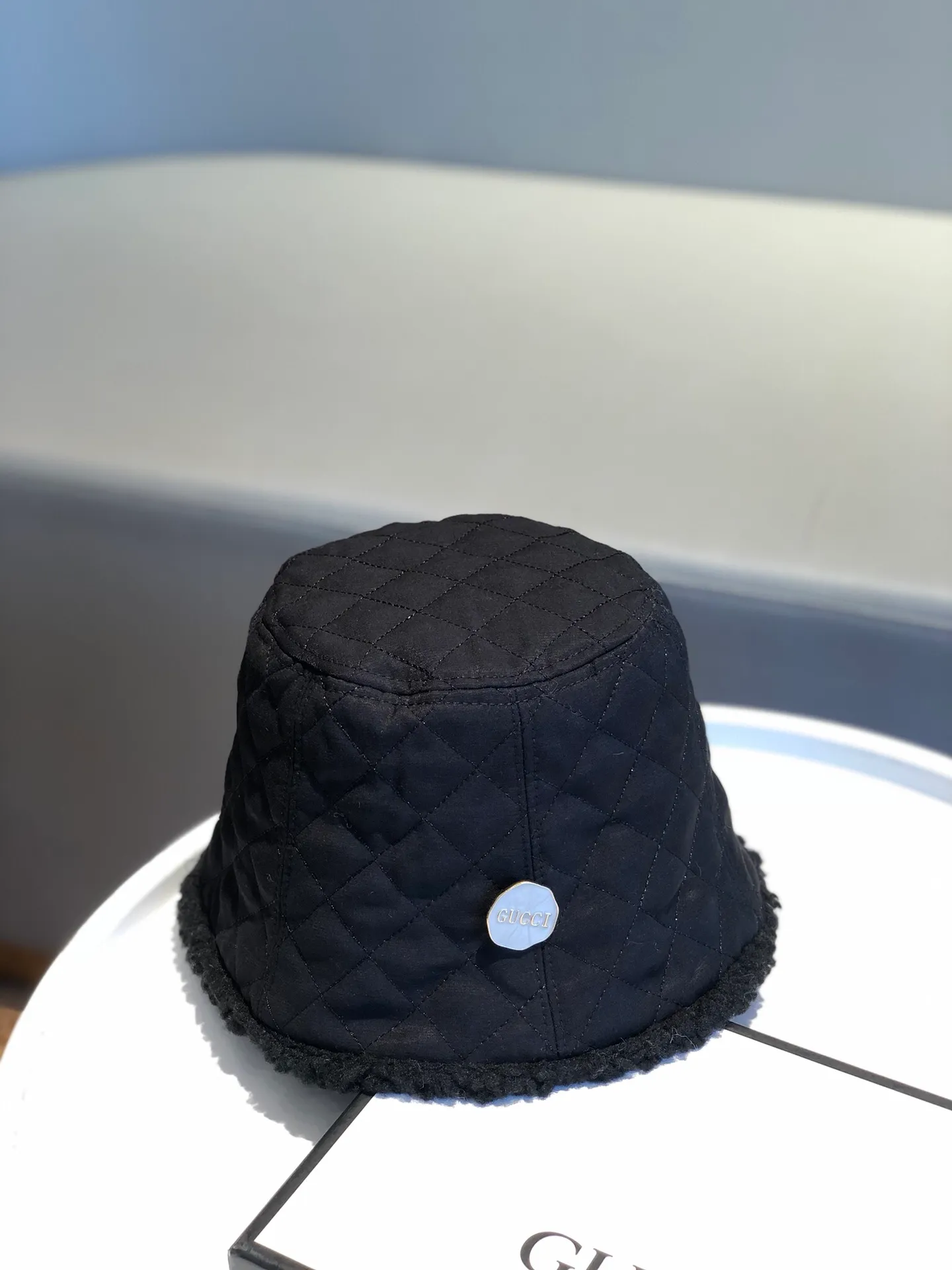 Special batch 🉐160💰 GUCCI’s new cotton-wool one-piece lambswool thickened fisherman’s hat, lambswool texture is super good, handmade leather label, minimalist and versatile series