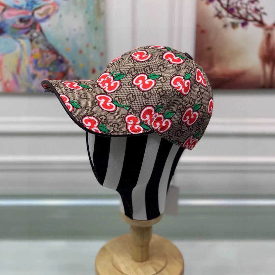 Batch 90, Gucci’s latest original baseball cap😍😍Customized at 1:1 mold at the counter, the highest version, original canvas fabric + first-layer cowhide, light and breathable! Photographed in real life, suitable for men and women in all seasons, basic head circumference 56cm, adjustable patches.