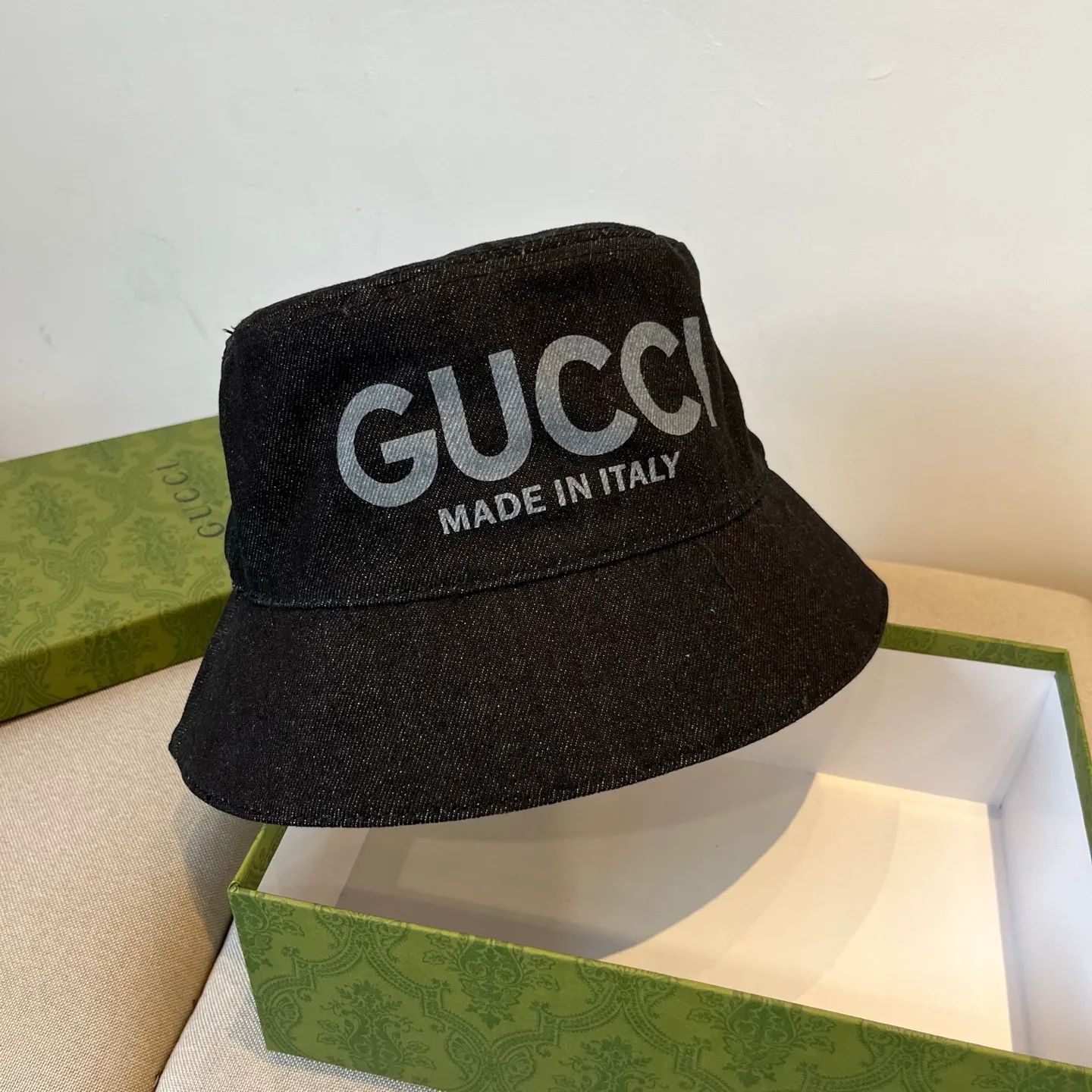 P70 Gucci Baseball Cap♥️GUCCI🧢New product from the official website, fisherman hat, original quality, very popular 🔥🎩 The craftsmanship is very exquisite, high-end and classy! Low-key luxury, easy to carry! Running volume!
