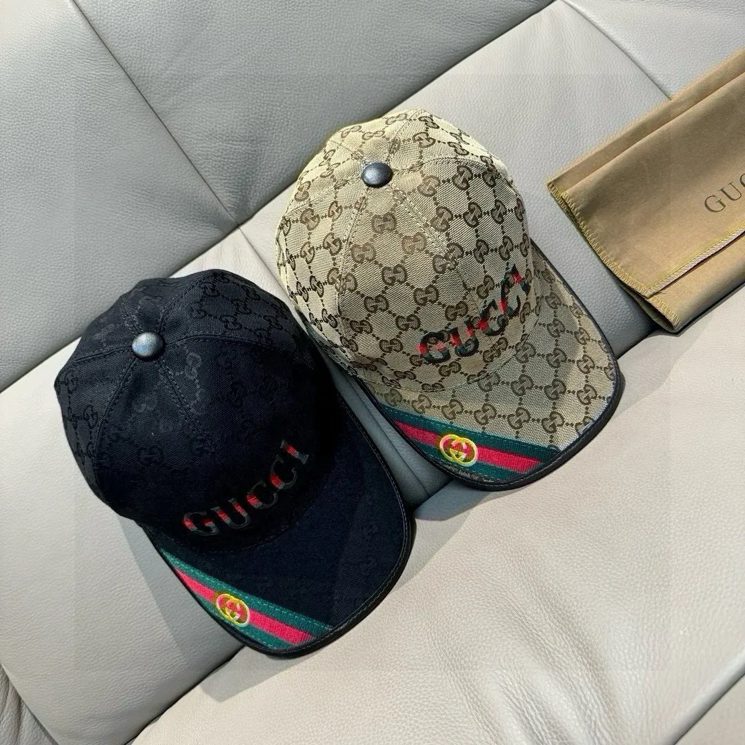 P90, Gucci's new original baseball cap, double G webbing. 1:1 mold customization, heavy embroidery, details comparable to those at counters, original canvas fabric + first layer cowhide, excellent quality! The first choice for handsome men and beautiful women, fashionable and versatile. The basic head circumference is 56cm, and the patch is adjustable.