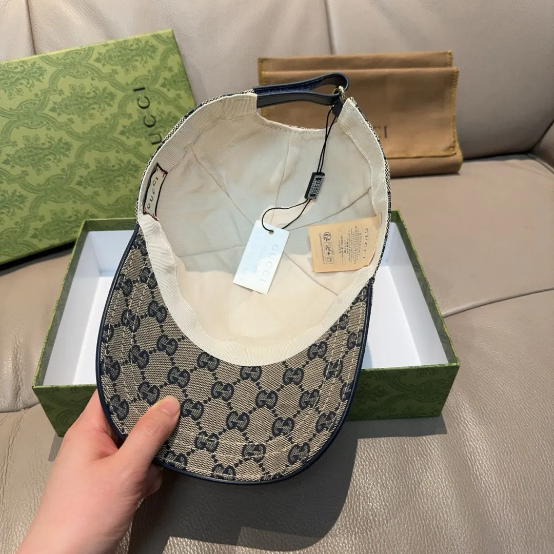 P90., Gucci (Gucci) new original baseball cap, metal small double G, the latest model at the counter, 1:1 mold customization, genuine mold hardware, original canvas fabric + first-layer cowhide, original quality! The quality is great, the basic head circumference is 56cm, and the patch is adjustable.