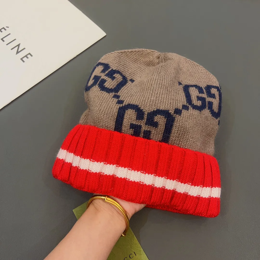 Special batch of 90 Gucci-new towel knitted woolen hat. The hot-selling knitted hat at the counter, super beautiful gg letters. Highly elastic knitted fabric, babies of any head shape can wear it with their eyes closed.