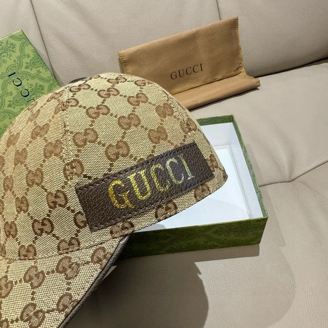 P90 new model has arrived! ., Gucci (Gucci) new original baseball cap, hot stamping webbing, the latest model at the counter, 1:1 custom mold opening, genuine mold opening, original canvas fabric + first layer of cowhide, original quality! The quality is great, the basic head circumference is 56cm, and the patch is adjustable.