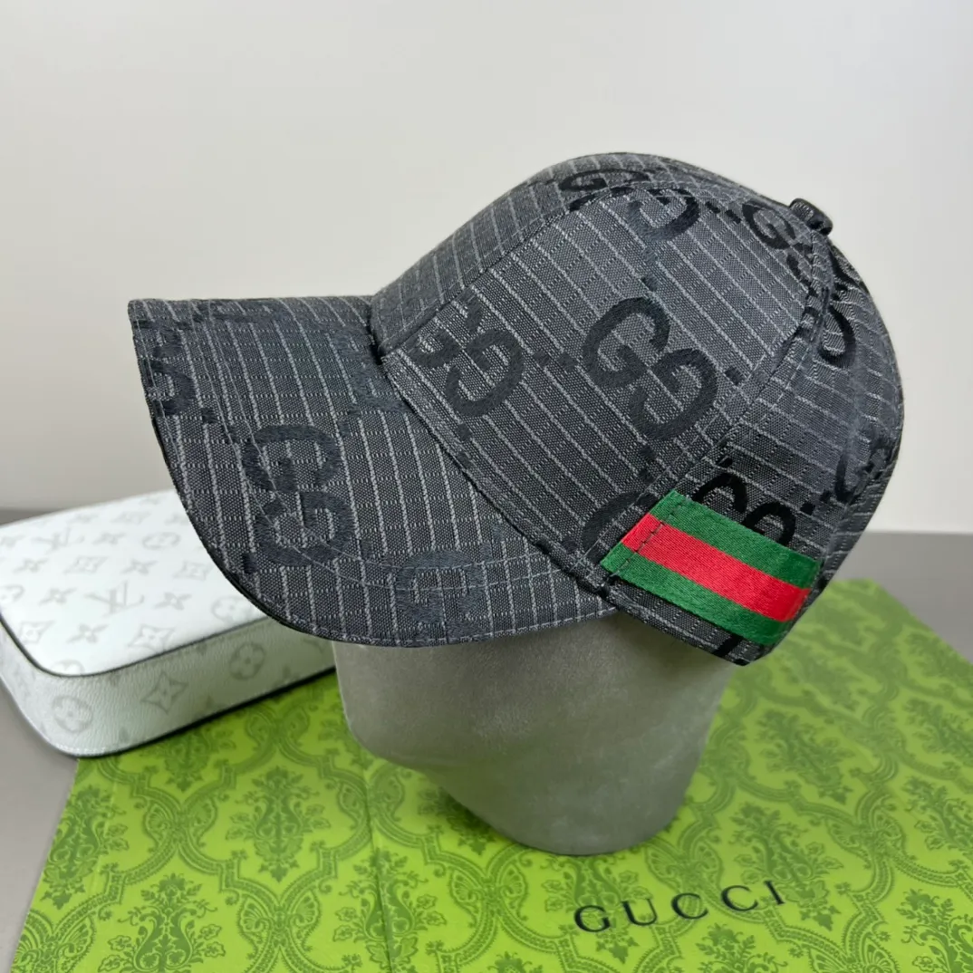 P50💰Gucci Baseball Cap♥️GUCCI🧢Official website new product, baseball cap, original quality, hot arrival 🔥🎩 The craftsmanship is very exquisite, high-end and classy! Low-key luxury, easy to carry! Running volume!