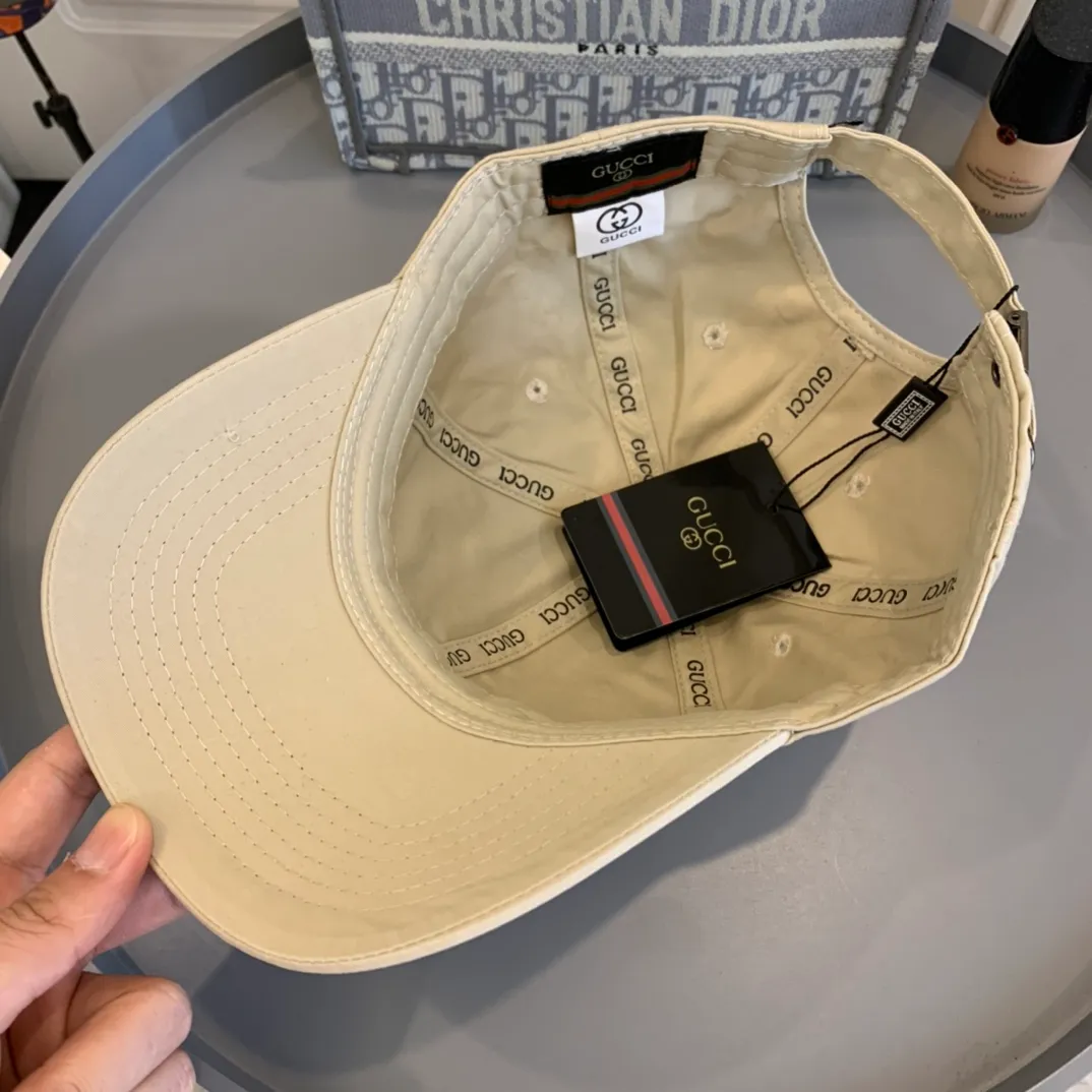 p60 Gucci Baseball Cap♥️GUCCI Baseball Cap🧢Official website new product Gucci Baseball Cap, original quality is very popular 🔥🎩 The craftsmanship is very exquisite, high-end and classy! Low-key luxury, easy to carry! Excellent quality👍Fashionable and versatile
