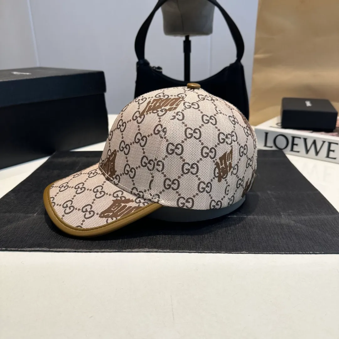 P56 GUCCI Gucci Baseball Cap 🧢Official website new product Gucci Baseball Cap 🧢 is coming soon. The craftsmanship is very exquisite, high-end and classy! Low-key luxury, easy to carry! Running volume!