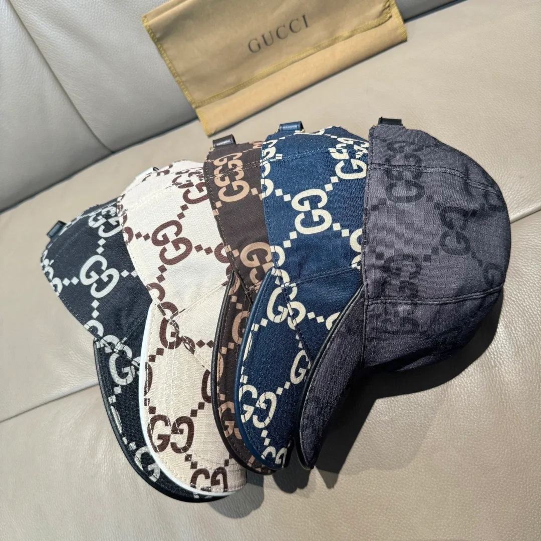 p90 New model shipped from official website. Gucci's latest original baseball cap, large double G, 1:1 mold customization at the counter, perfect alignment, original canvas fabric + first-layer cowhide, light and breathable! The basic head circumference is 56cm, and the patch is adjustable.