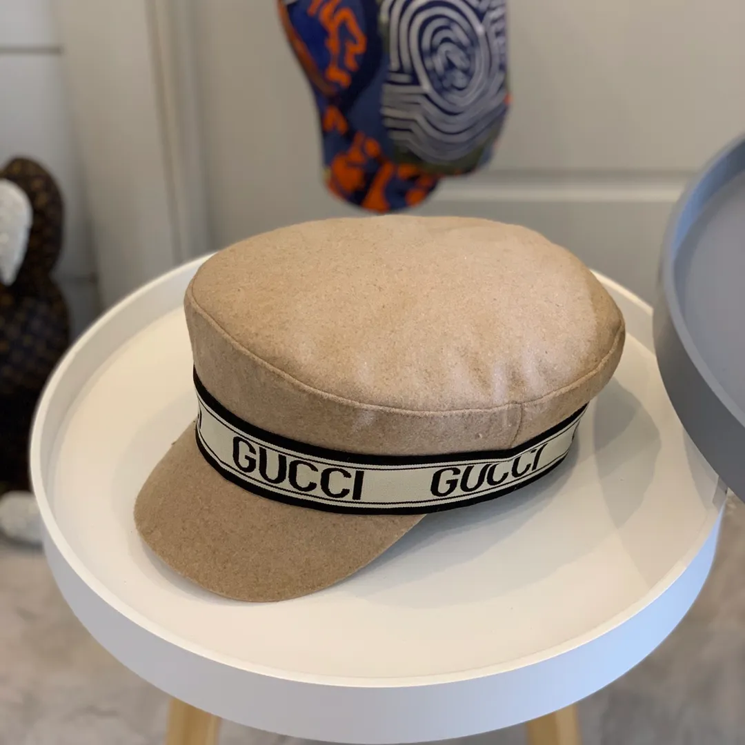 P70 Gucci wool wool military hat, simple and luxurious style, LOGO webbing, versatile style, a must-have item for warmth and concave shape! Many Internet celebrity network anchors must join! Material: 100% wool Head circumference: 57cm