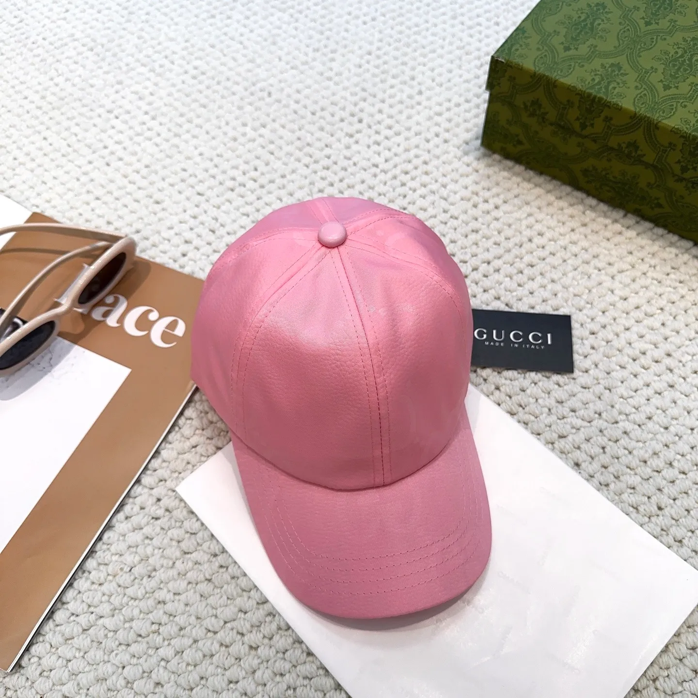 P66 original quality GUCCI Gucci baseball cap🧢Official website new product Gucci baseball cap🧢hot coming. The craftsmanship is very exquisite, high-end and classy! Low-key luxury, easy to carry! Running volume!