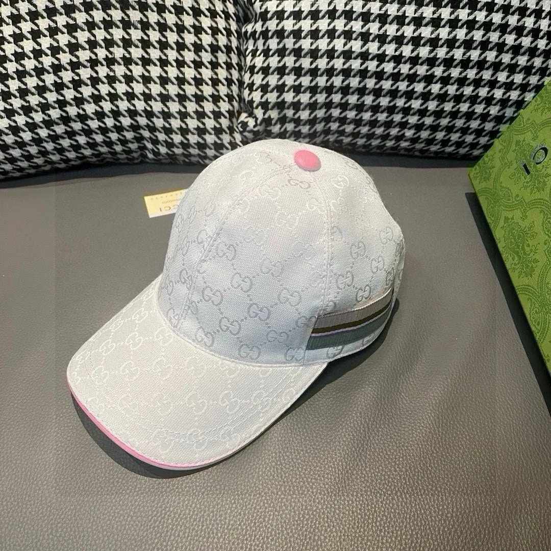 Batch of 900,000-year-old classic models in new colors shipped!   , Gucci (Gucci) classic original baseball cap 😍😍 1:1 mold opening and customization at the counter, the highest version, original canvas fabric + first layer of cowhide, light and breathable! Photographed in real life, suitable for men and women in all seasons, basic head circumference 56cm, adjustable patches.