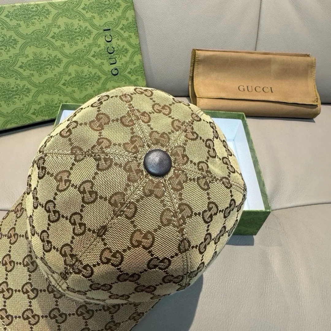 p90, Gucci (Gucci) new spring and summer original baseball cap, logo webbing, 1:1 mold customization, original canvas + first-layer cowhide, popular purchasing agent, versatile style for men and women, great quality! The basic head circumference is 56cm, and the patch is adjustable.