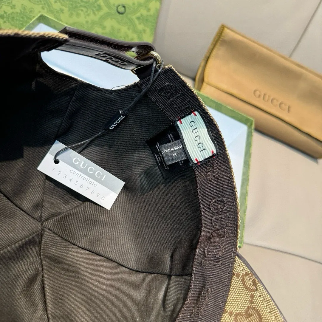 p90, Gucci (Gucci) new spring and summer original baseball cap, logo webbing, 1:1 mold customization, original canvas + first-layer cowhide, popular purchasing agent, versatile style for men and women, great quality! The basic head circumference is 56cm, and the patch is adjustable.