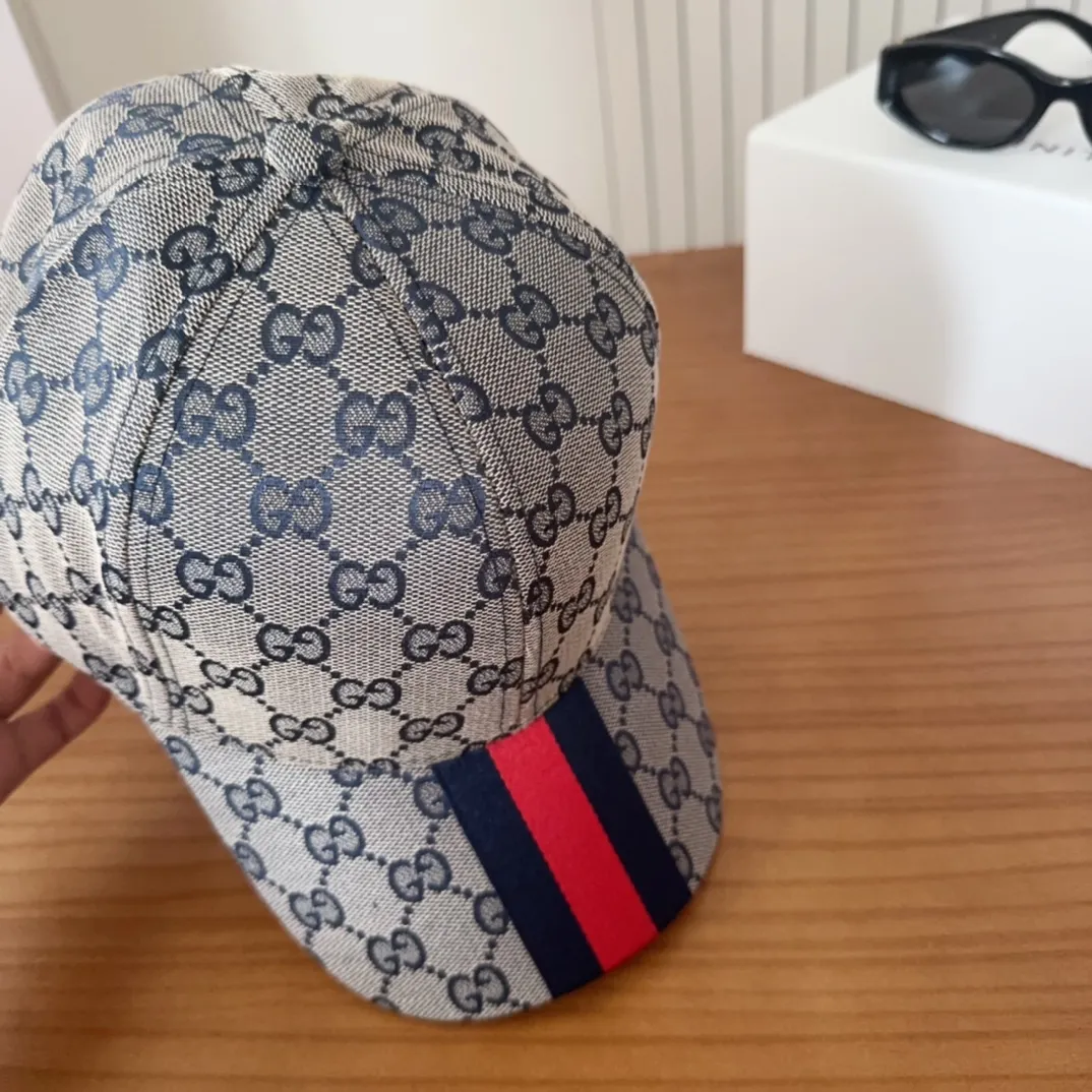 💰56 GUCCI simple baseball cap, very trendy! Casual and sports style, classic production, super easy to match!