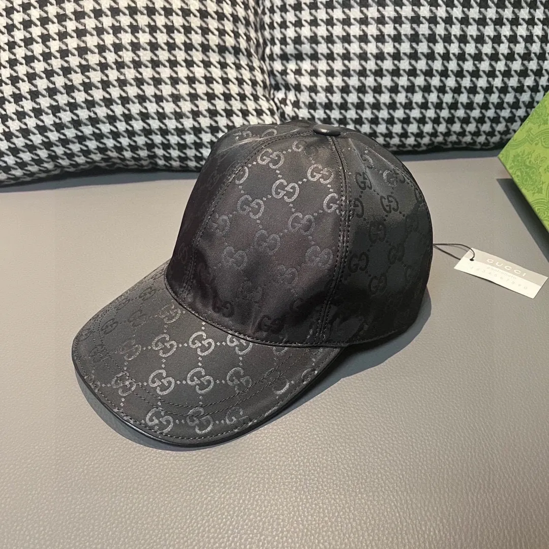 🉐️900,000-year-old classic!            , Gucci (Gucci) classic original baseball cap 😍😍 1:1 mold customization at the counter, the highest version, original satin fabric + first layer of cowhide, light and breathable! Photographed in real life, suitable for men and women in all seasons, basic head circumference 56cm, adjustable patches.