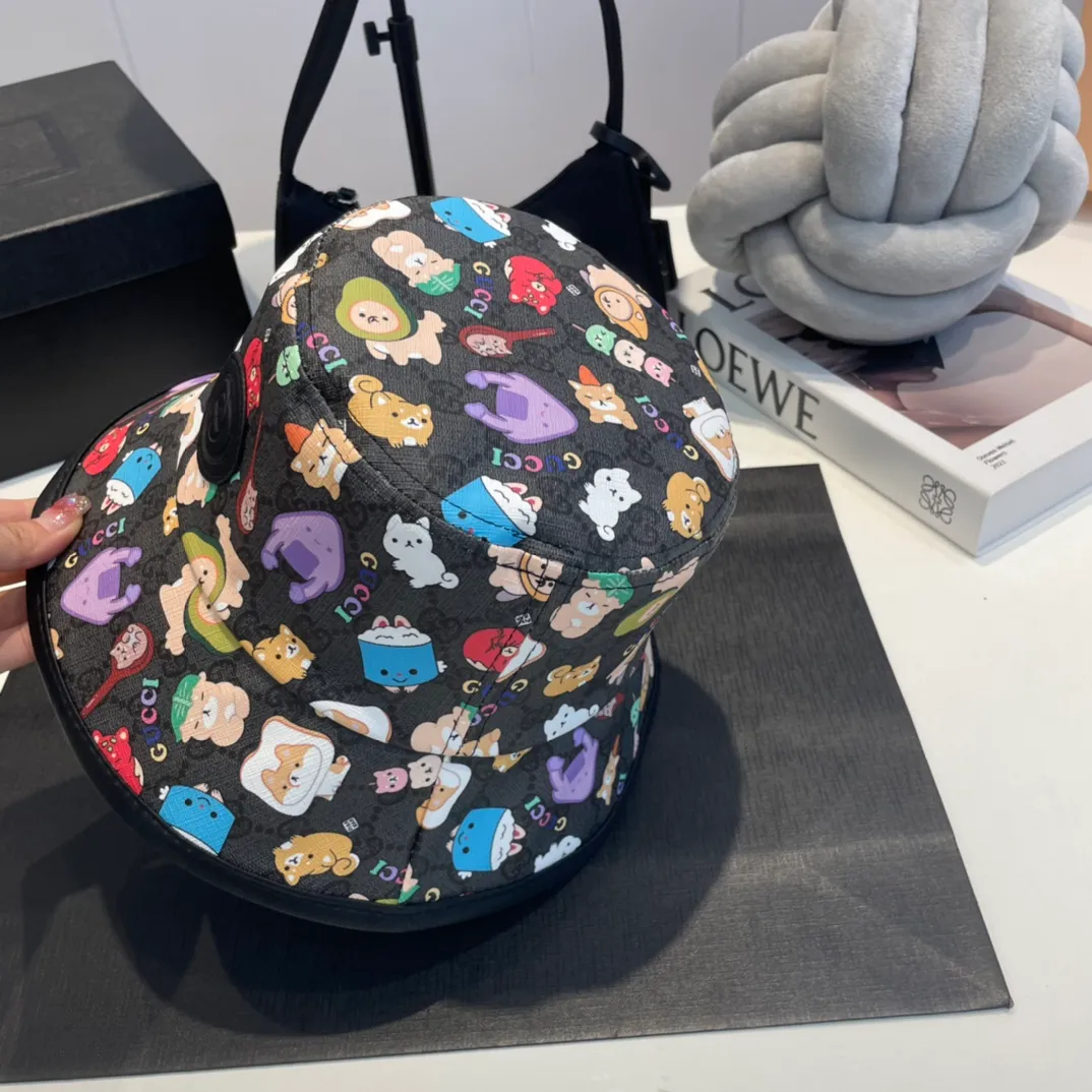 P60 Gucci Baseball Cap♥️GUCCI🧢New product from the official website, original quality and hot arrival 🔥🎩 The craftsmanship is very exquisite, high-end and classy! Low-key luxury, easy to carry! Running volume