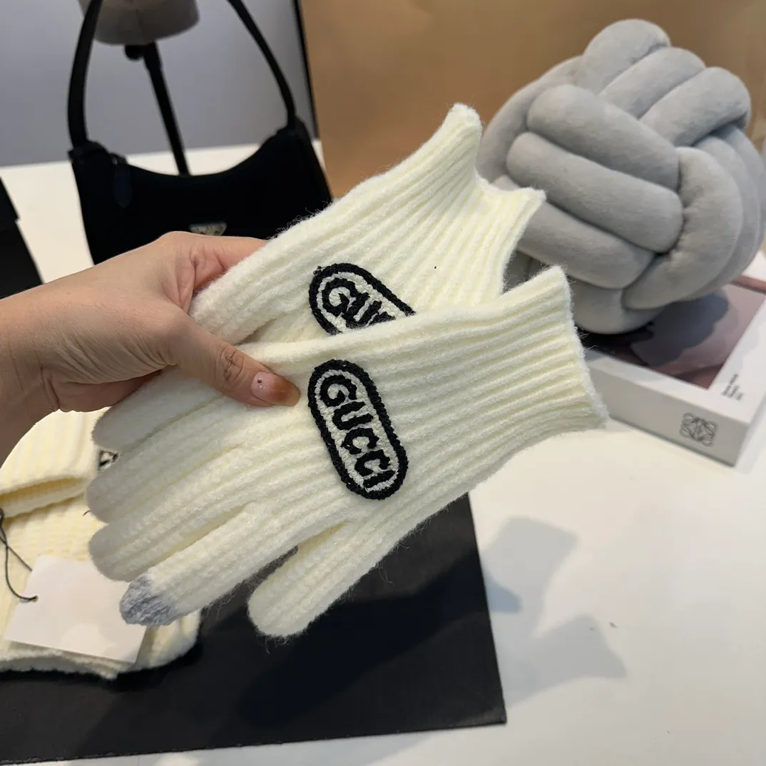 P180 Gucci Gucci three-piece set👏rabbit wool + cashmere knitted scarf and hat set, warm and fashionable, comfortable and soft texture, versatile style💑unisex, couple style