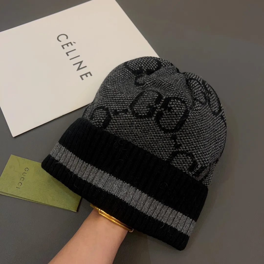 Special batch of 90 Gucci-new towel knitted woolen hat. The hot-selling knitted hat at the counter, super beautiful gg letters. Highly elastic knitted fabric, babies of any head shape can wear it with their eyes closed.