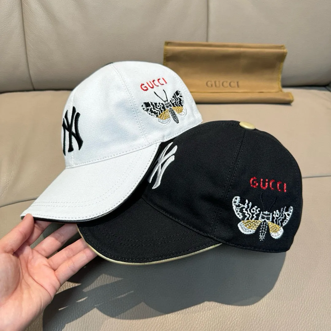 P160, NY&Gucci (Gucci) cooperation model, the latest original baseball cap, 1:1 mold customization, heavy embroidery, details comparable to counters, original canvas fabric + first-layer cowhide, excellent quality! The first choice for handsome men and beautiful women, fashionable and versatile. The basic head circumference is 56cm, and the patch is adjustable. Black and white two colors