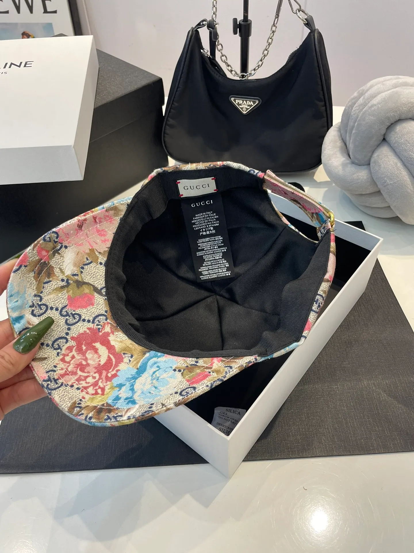 P60 GUCCI Gucci GG Supreme floral print baseball cap