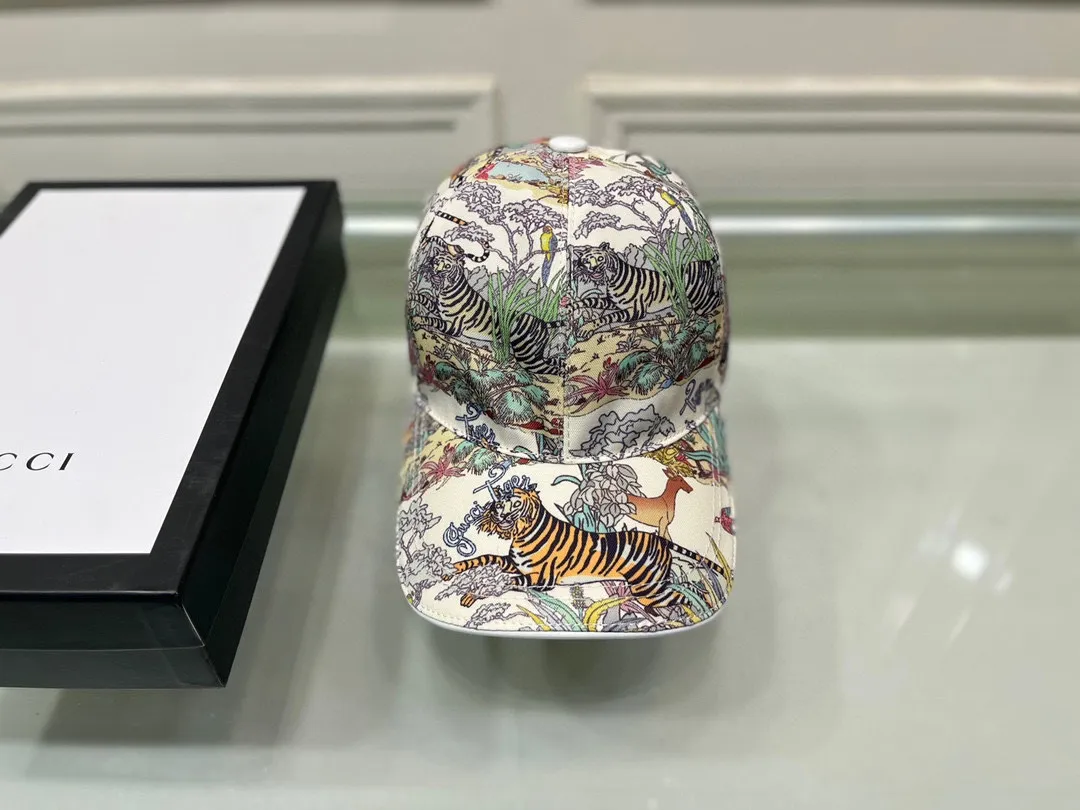 Batch 90, Gucci (Gucci) new original baseball cap, Jungle Tiger, 1:1 mold customization at the counter, original canvas + first layer of cowhide, pure cotton lining, light and breathable! The quality is great, the basic head circumference is 56cm, and the patch is adjustable.