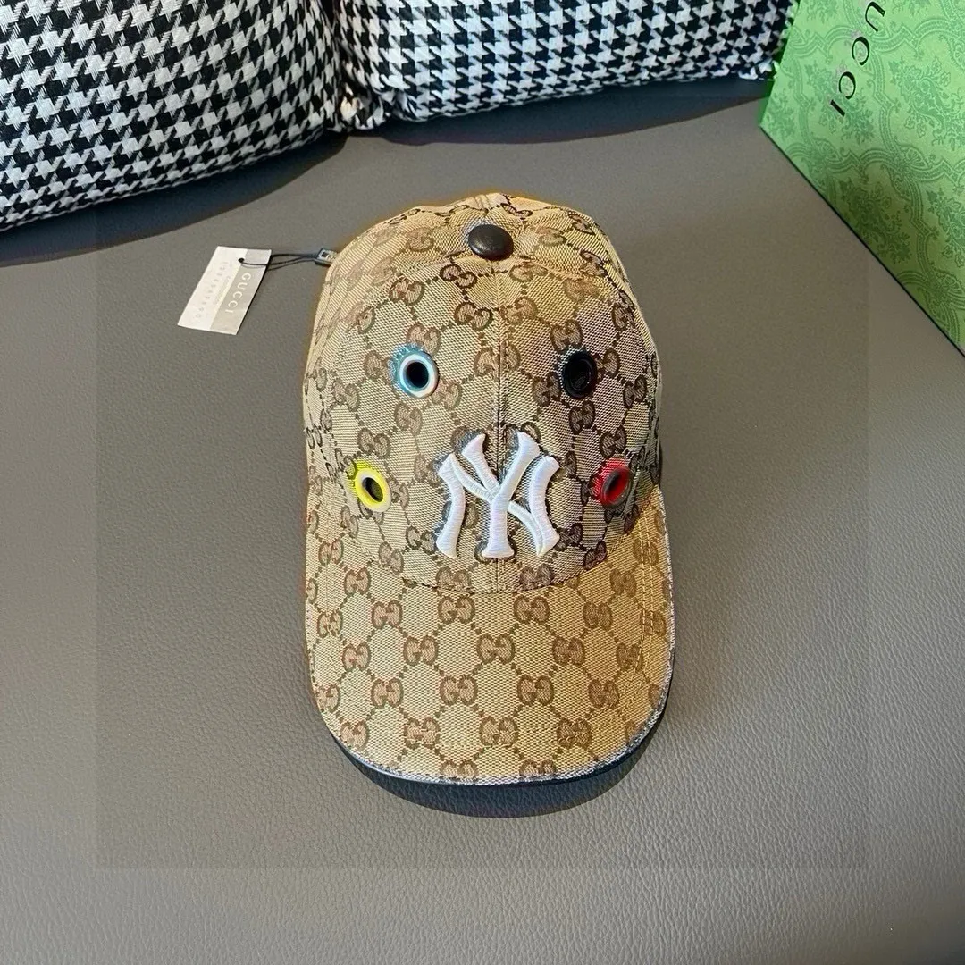 Batch 90 NY&Gucci (Gucci) cooperation baseball cap, the latest model in the counter, NY embroidery, 1:1 mold customization, original breathable sail fabric + first layer of cowhide, perfect details, original quality, exclusive physical shooting, suitable for men and women.  , 3 colors are in stock at the counter!