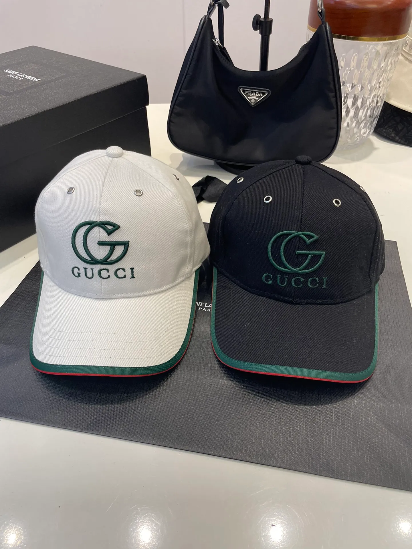 P80 GUCCI Baseball Cap🧢The new Gucci baseball cap from the official website, the original quality is very popular 🔥🎩 The craftsmanship is very exquisite, the high-end atmosphere is high-end! Low-key luxury, easy to carry! Running volume