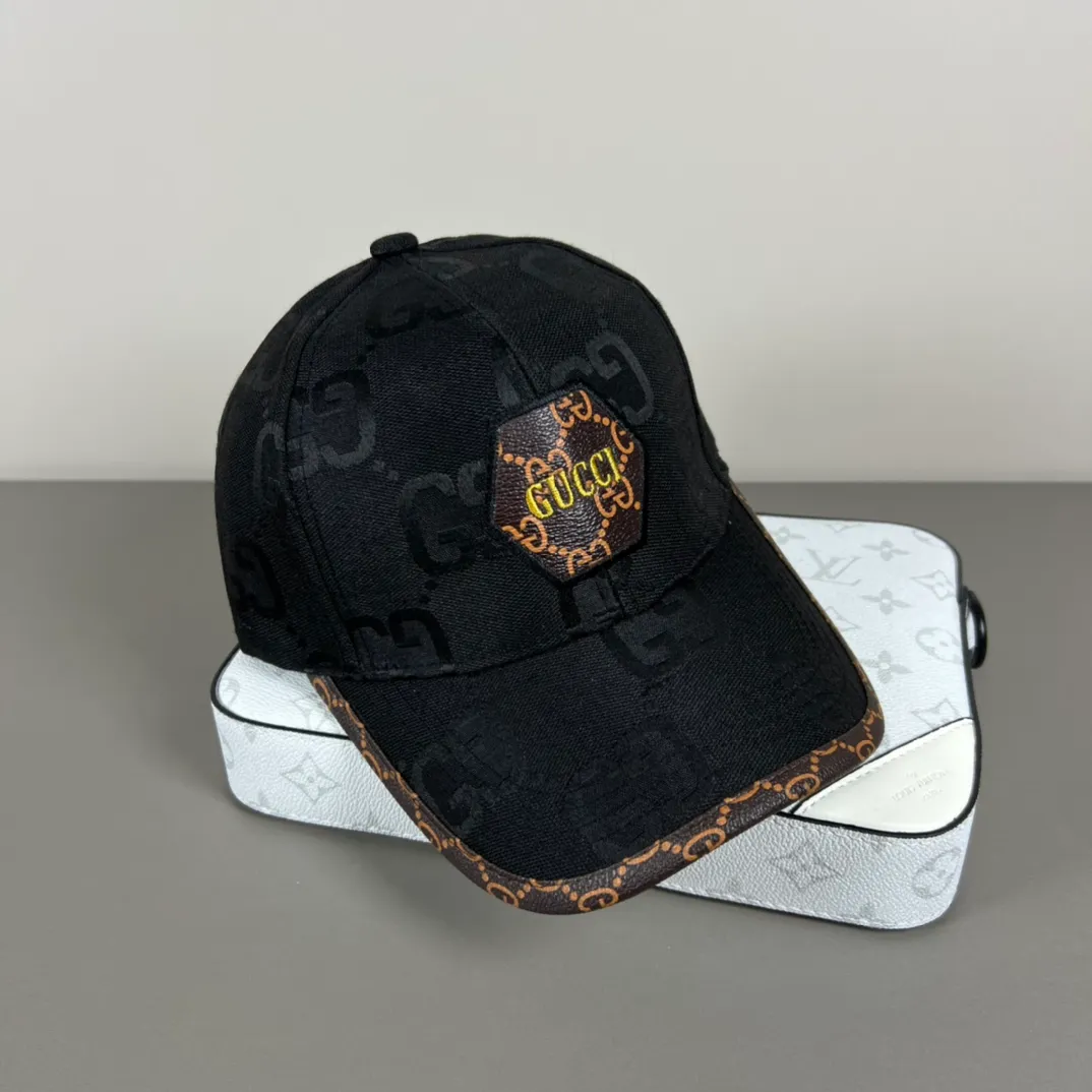 P56💰Gucci Baseball Cap♥️GUCCI🧢Official website new product, baseball cap, original quality, hot arrival 🔥🎩 The craftsmanship is very exquisite, high-end and classy! Low-key luxury, easy to carry! Running volume!