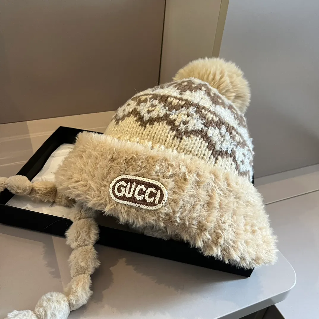 💰110¥ Gucci new knitted ear hat, head circumference 57cm