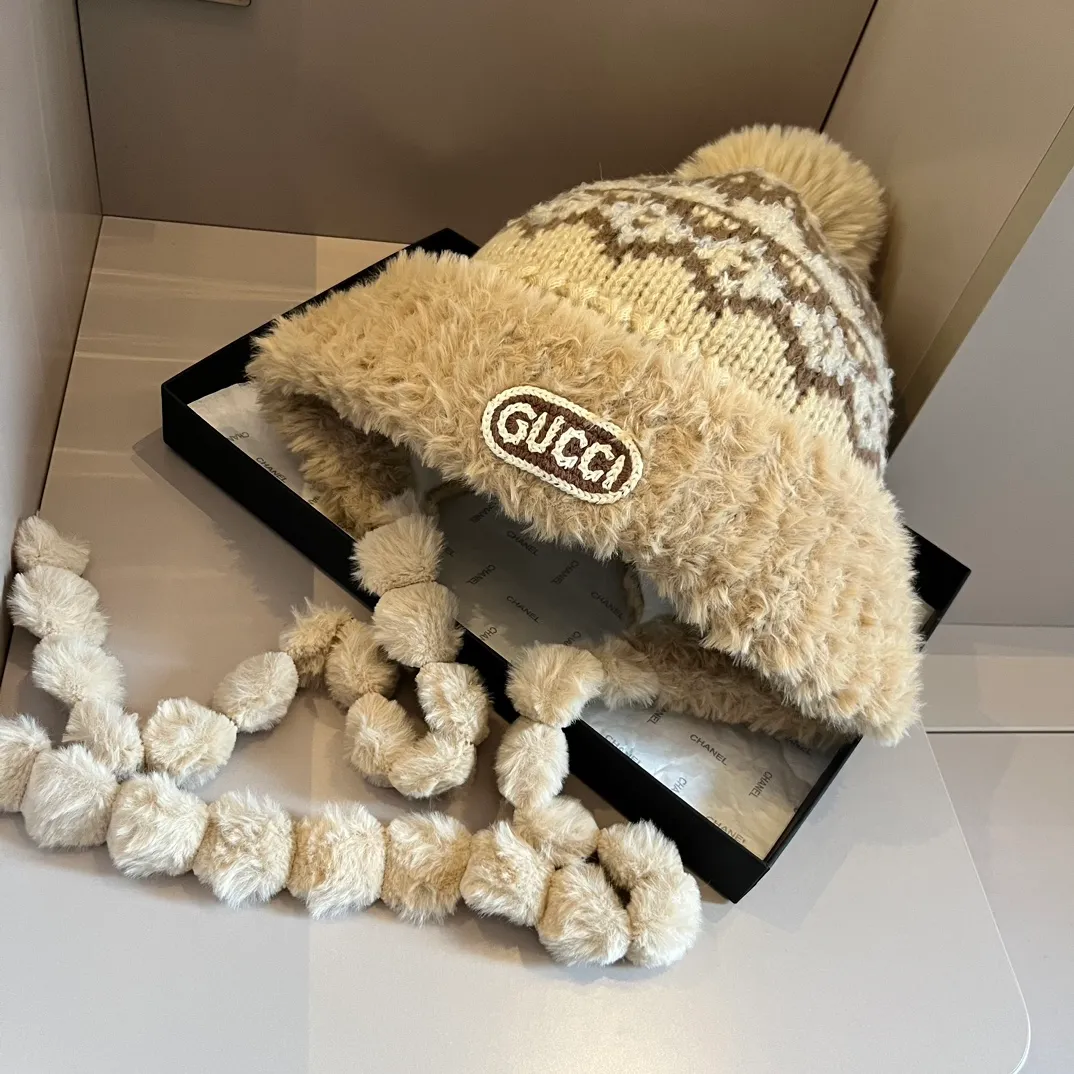💰110¥ Gucci new knitted ear hat, head circumference 57cm