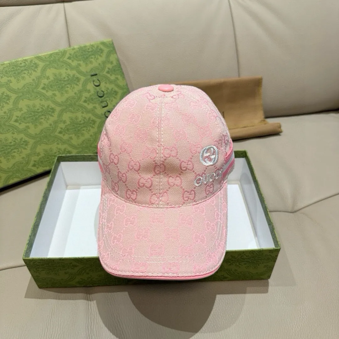 P900,000 classic model shipped! , Gucci (Gucci) classic original baseball cap😍😍gucci small embroidery, 1:1 mold opening and customization at the counter, the highest version, original canvas fabric + first layer of cowhide, pure cotton lining, light and breathable! Photographed in real life, suitable for men and women in all seasons, basic head circumference 56cm, adjustable patches.