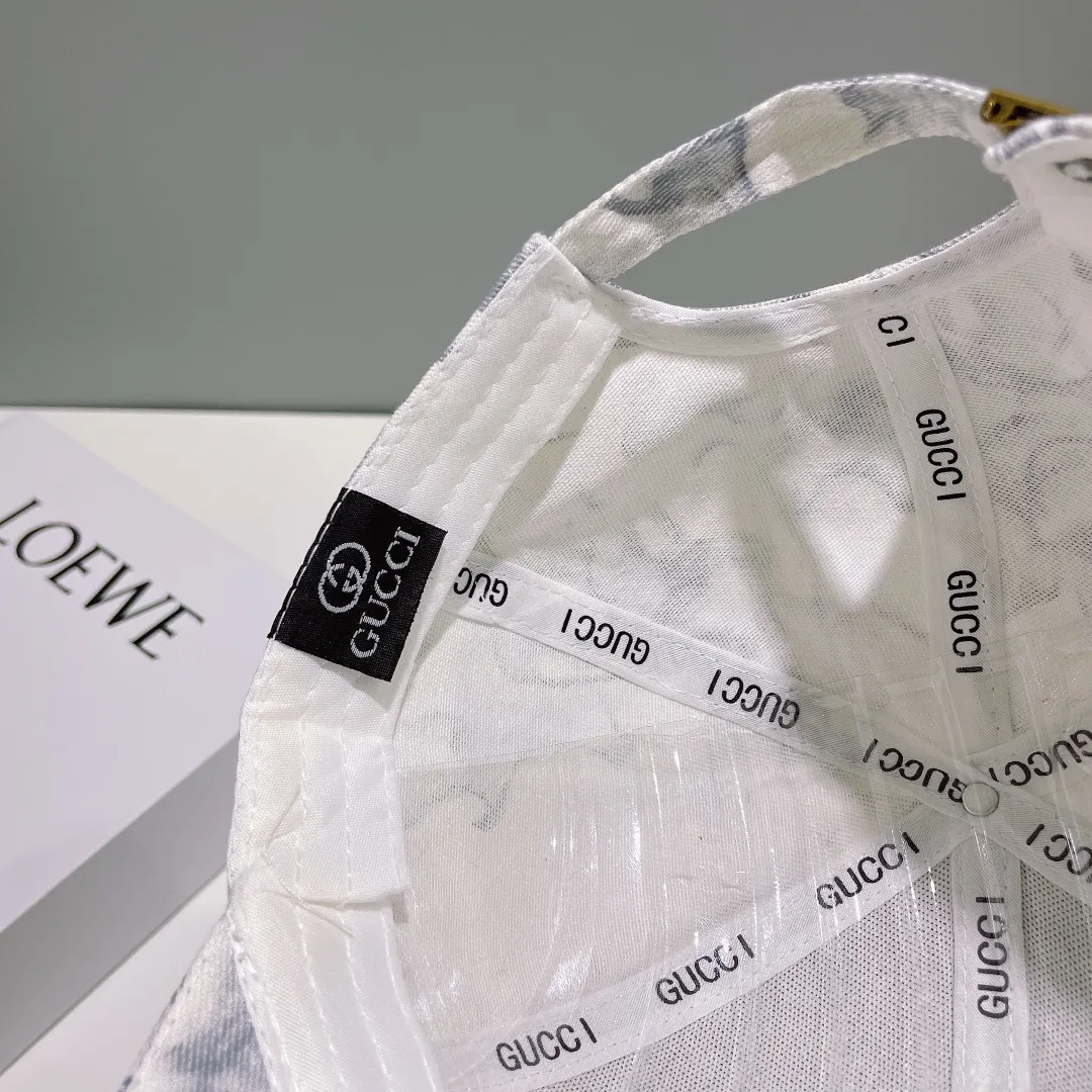 P50 comes with dust bag [GUCCI Gucci embroidered baseball cap🧢, new model at the counter, simple and trendy! Casual and sports style, classic production, super easy to match!