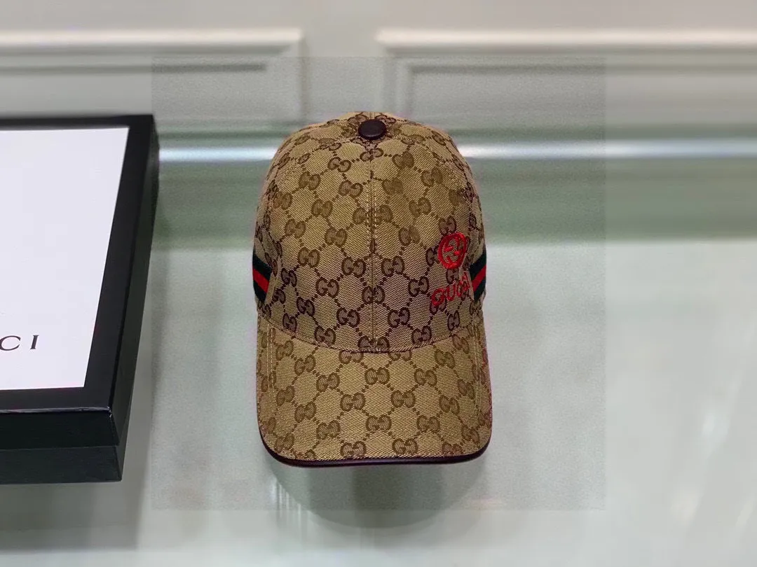 🉐️900,000-year-old classic model shipped!        , Gucci (Gucci) classic original baseball cap😍😍gucci small embroidery, 1:1 mold opening and customization at the counter, the highest version, original canvas fabric + first layer of cowhide, pure cotton lining, light and breathable! Photographed in real life, suitable for men and women in all seasons, basic head circumference 56cm, adjustable patches.