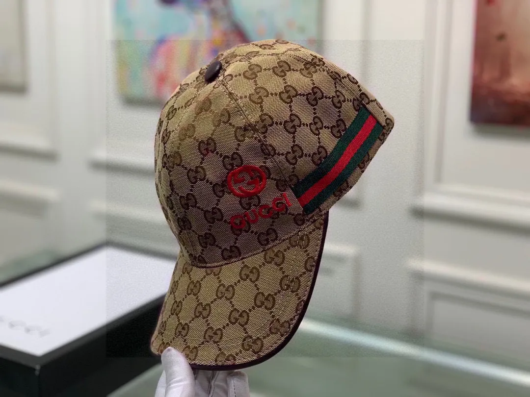 🉐️900,000-year-old classic model shipped!        , Gucci (Gucci) classic original baseball cap😍😍gucci small embroidery, 1:1 mold opening and customization at the counter, the highest version, original canvas fabric + first layer of cowhide, pure cotton lining, light and breathable! Photographed in real life, suitable for men and women in all seasons, basic head circumference 56cm, adjustable patches.