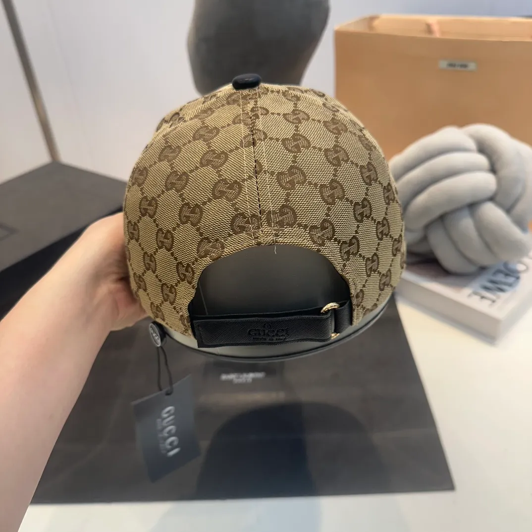 P54 GUCCI Gucci baseball cap👒 The workmanship is very exquisite, high-end and classy! Low-key luxury, easy to carry!
