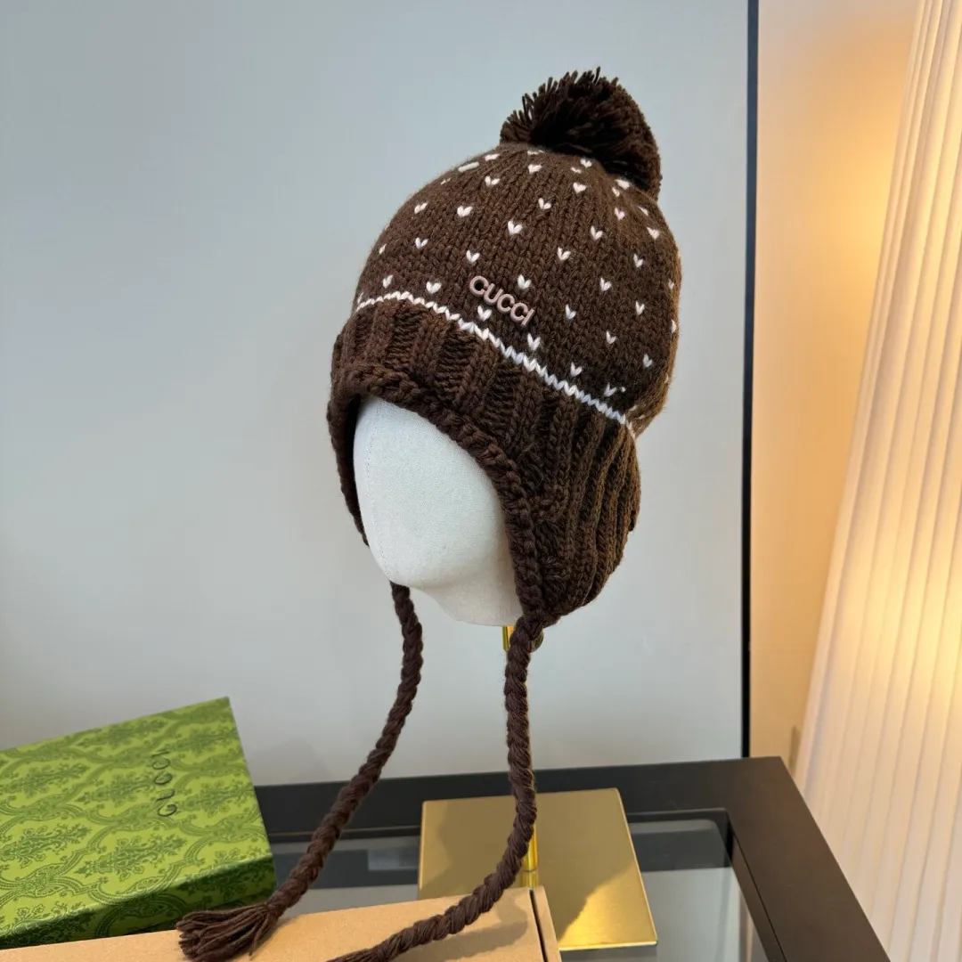 💰100¥ Gucci new knitted ear protection hat, head circumference 57cm