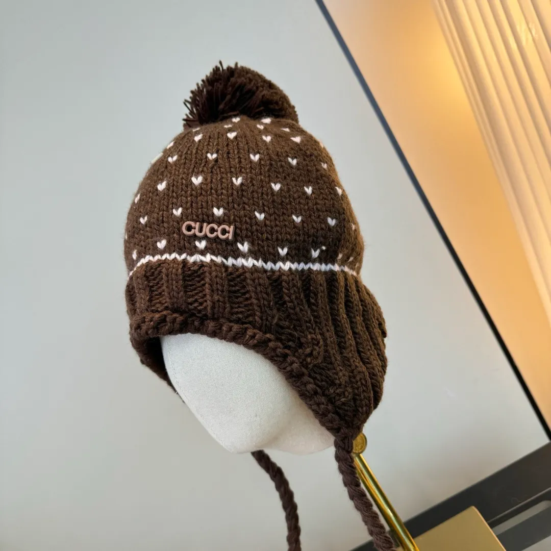 💰100¥ Gucci new knitted ear protection hat, head circumference 57cm