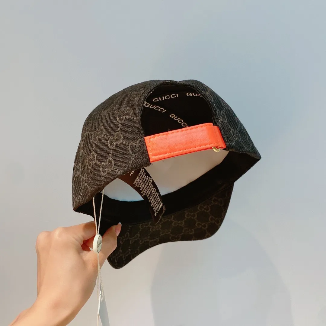 Running volume 70¥ Gucci 2022 autumn baseball cap, classic presbyopic style, black and khaki, head circumference 57cm