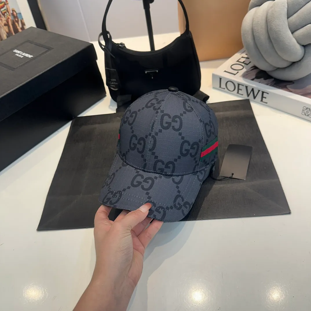 P60 GUCCI 2024 official website baseball cap, original quality is very popular 🔥🎩 The craftsmanship is very exquisite, high-end and classy! Low-key luxury, easy to carry! Running volume!