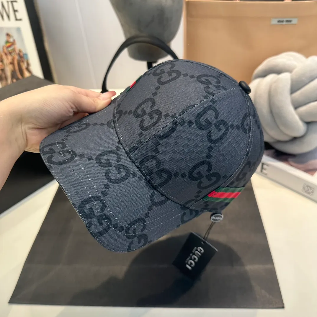 P60 GUCCI 2024 official website baseball cap, original quality is very popular 🔥🎩 The craftsmanship is very exquisite, high-end and classy! Low-key luxury, easy to carry! Running volume!