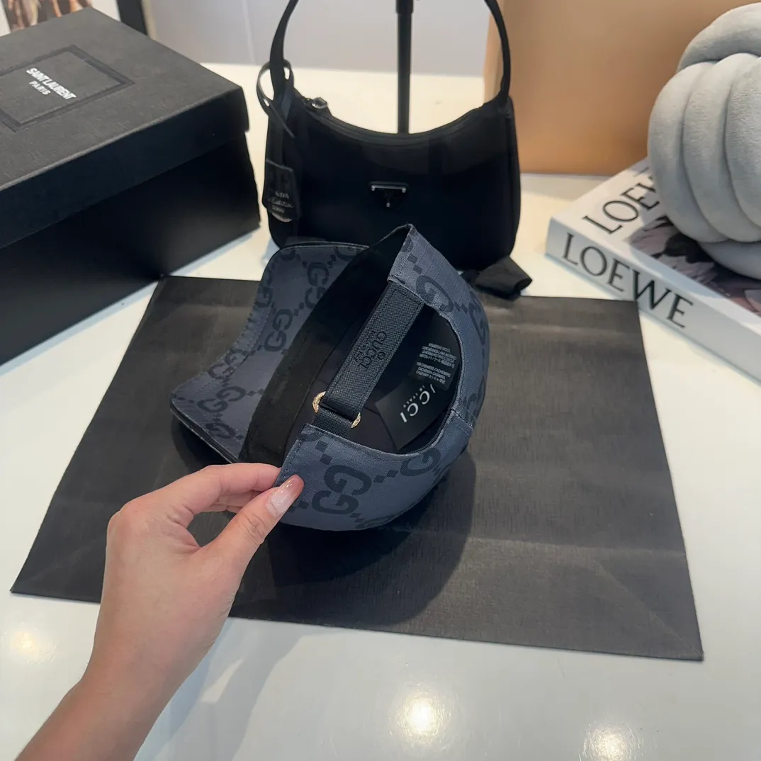 P60 GUCCI 2024 official website baseball cap, original quality is very popular 🔥🎩 The craftsmanship is very exquisite, high-end and classy! Low-key luxury, easy to carry! Running volume!