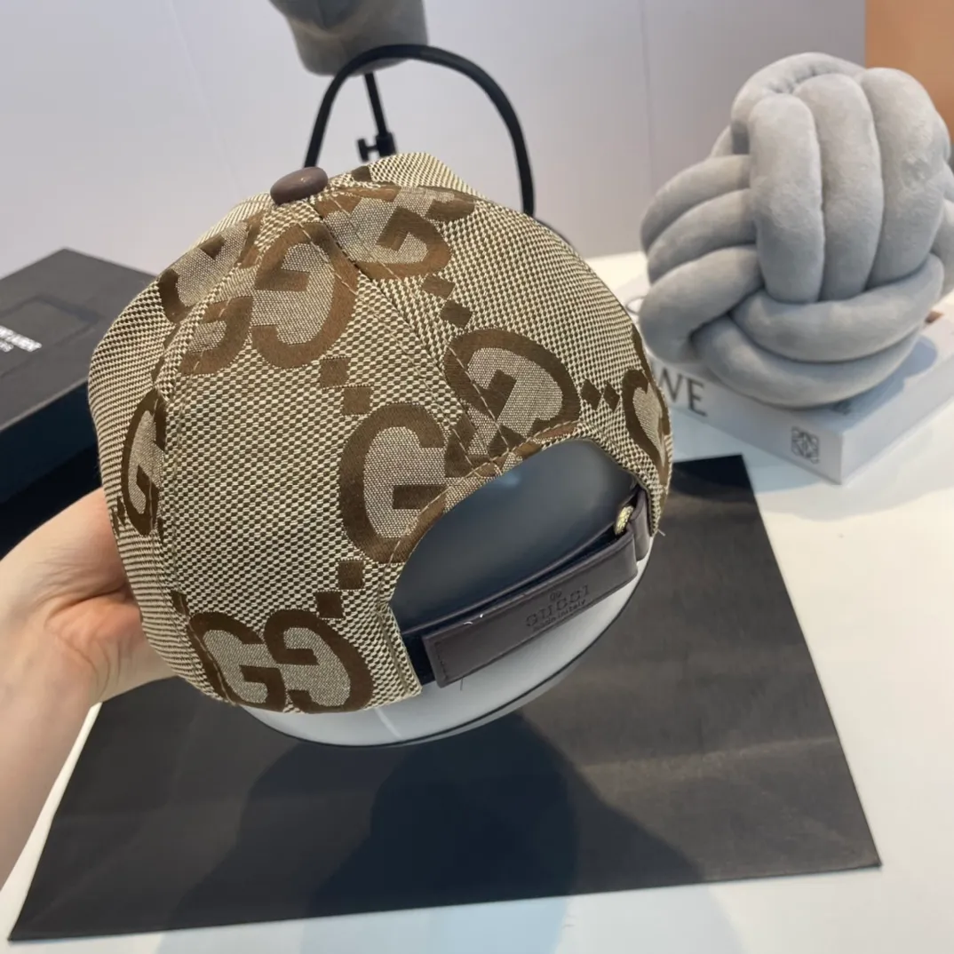 Wholesale price: 60 Gucci new original baseball cap 🧢Exquisite and pure, stylish and stylish, cool and fashionable, out of stock at the counter, popular, great quality