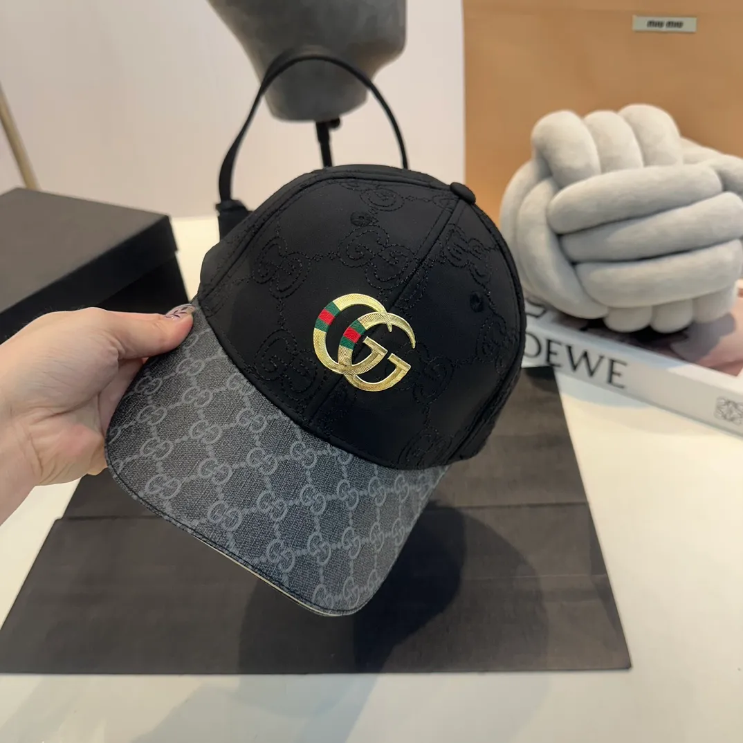 P60 Gucci Baseball Cap♥️GUCCI🧢New product from the official website, baseball cap, original quality, very popular 🔥🎩 The craftsmanship is very exquisite, high-end and classy! Low-key luxury, easy to carry! Running volume