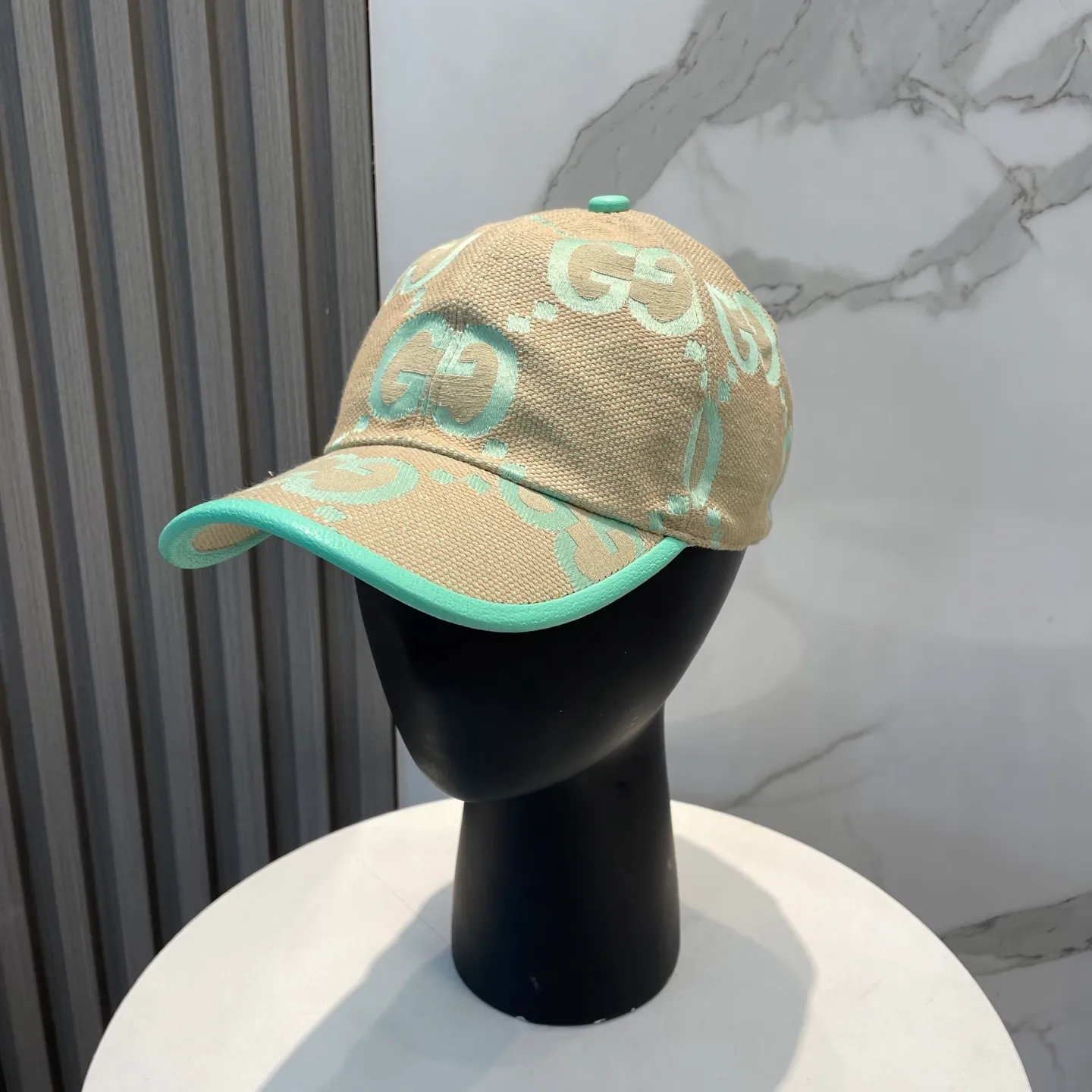 P70 Gucci new original baseball cap 🧢, exquisite and pure, stylish and stylish, cool and fashionable, out of stock at the counter, popular, great quality