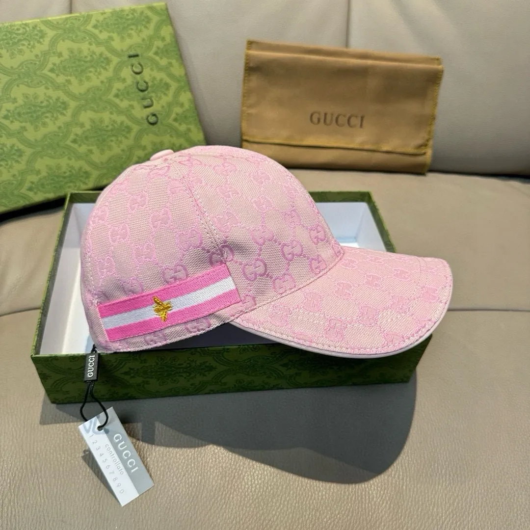 p90 ten thousand year classic model shipped!   , Gucci (Gucci) classic original baseball cap😍😍Little Bee, 1:1 mold opening and customization at the counter, the highest version, original canvas fabric + first layer of cowhide, pure cotton lining, light and breathable! Photographed in real life, suitable for men and women in all seasons, basic head circumference 56cm, adjustable patches.