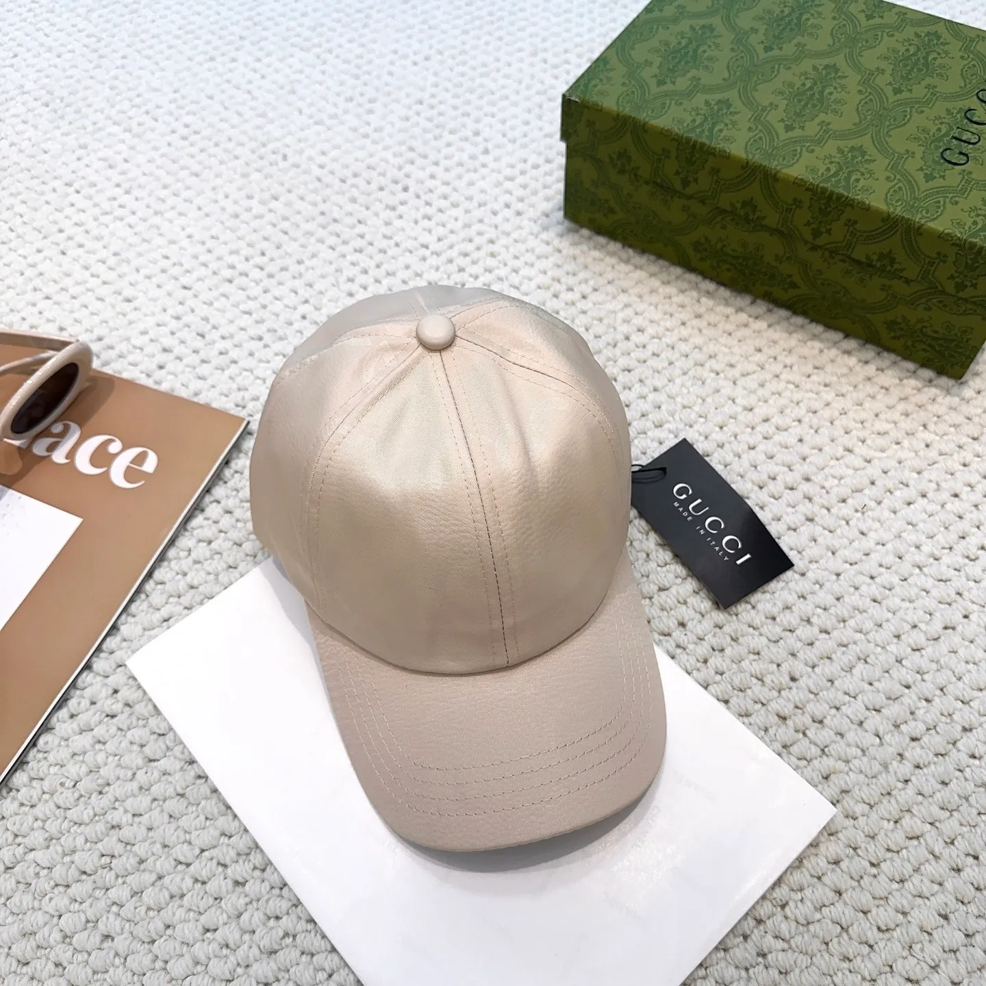 P66 original quality GUCCI Gucci baseball cap🧢Official website new product Gucci baseball cap🧢hot coming. The craftsmanship is very exquisite, high-end and classy! Low-key luxury, easy to carry! Running volume!