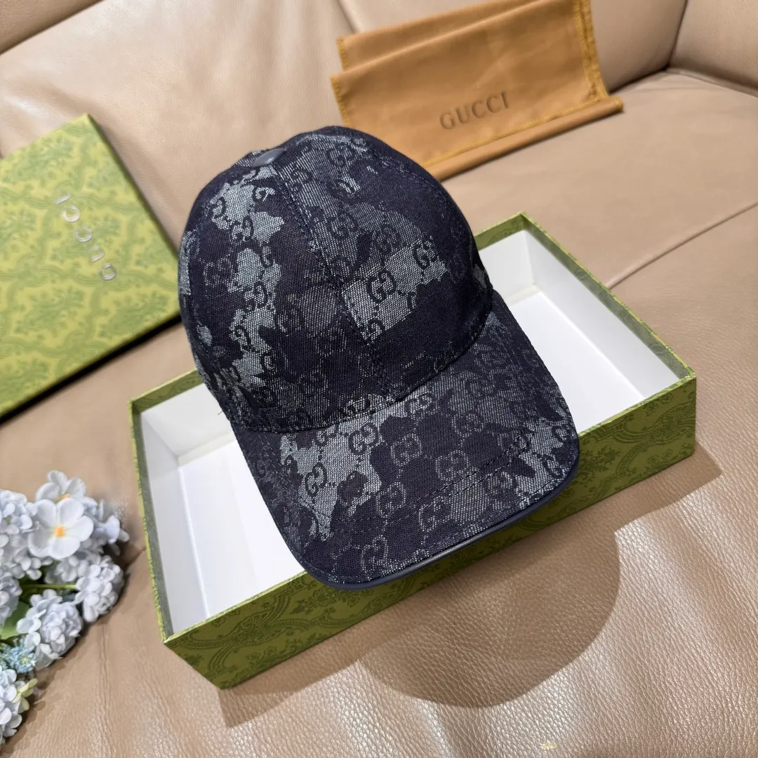 p90., Gucci (Gucci) new original baseball cap, GG denim baseball cap, the latest model at the counter, 1:1 mold customization, genuine mold hardware, original canvas fabric + first-layer cowhide, original quality! The quality is great, the basic head circumference is 56cm, and the patch is adjustable.