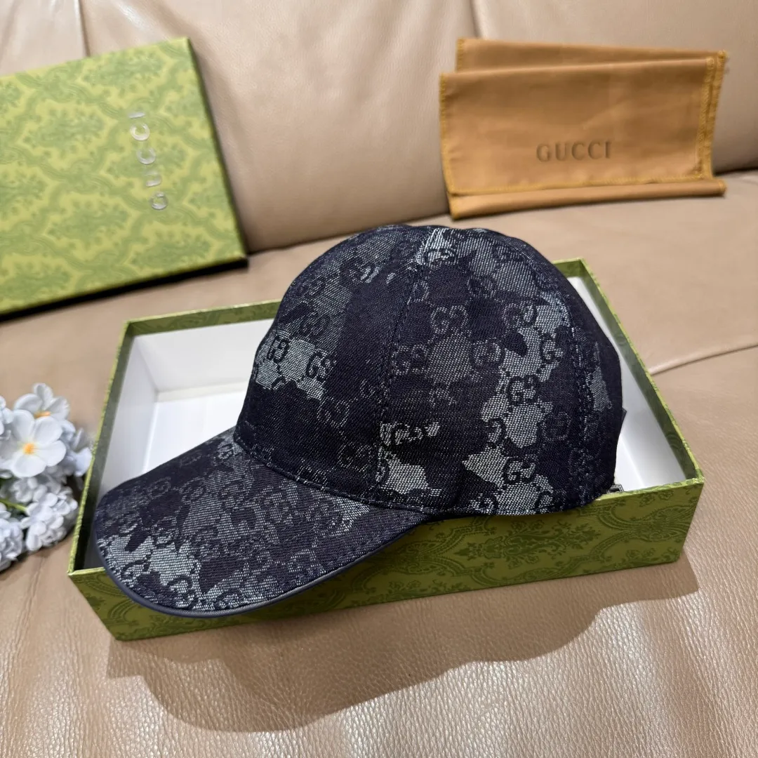 p90., Gucci (Gucci) new original baseball cap, GG denim baseball cap, the latest model at the counter, 1:1 mold customization, genuine mold hardware, original canvas fabric + first-layer cowhide, original quality! The quality is great, the basic head circumference is 56cm, and the patch is adjustable.
