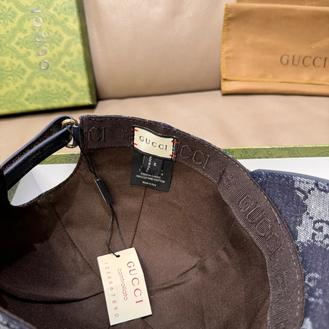 p90., Gucci (Gucci) new original baseball cap, GG denim baseball cap, the latest model at the counter, 1:1 mold customization, genuine mold hardware, original canvas fabric + first-layer cowhide, original quality! The quality is great, the basic head circumference is 56cm, and the patch is adjustable.
