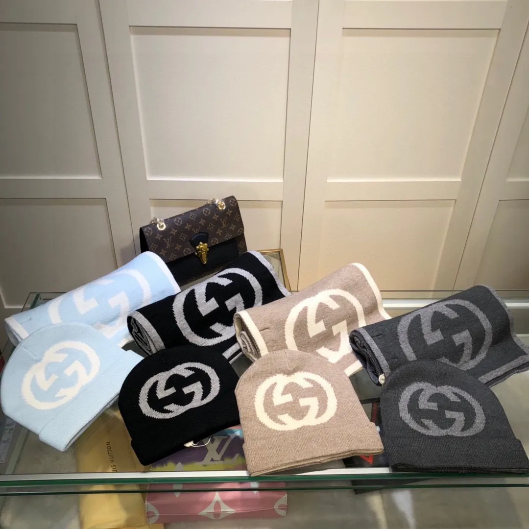 P170 comes with original dust bag 🆕🆕🆕 (not common goods in the market) GUCCI official website new wool cashmere suit series 🌟hat + scarf, official website synchronization, (same style for men and women) high quality, original fabric is very high-end, casual and versatile, simple yet elegant style, not to be missed!